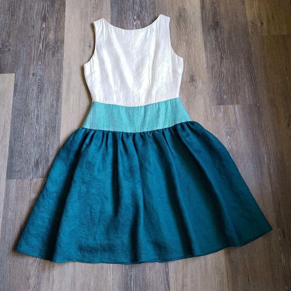 Alexia Admor dress